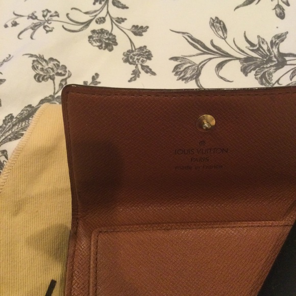 Louis Vuitton small trifold wallet - Picture 2 of 8